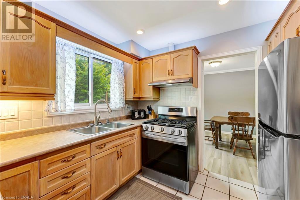 Photo 3 of 307 Erindale Drive, Burlington ON
