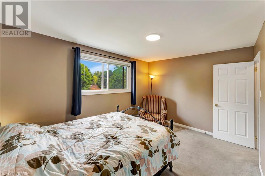 Photo 5 of 307 Erindale Drive, Burlington ON