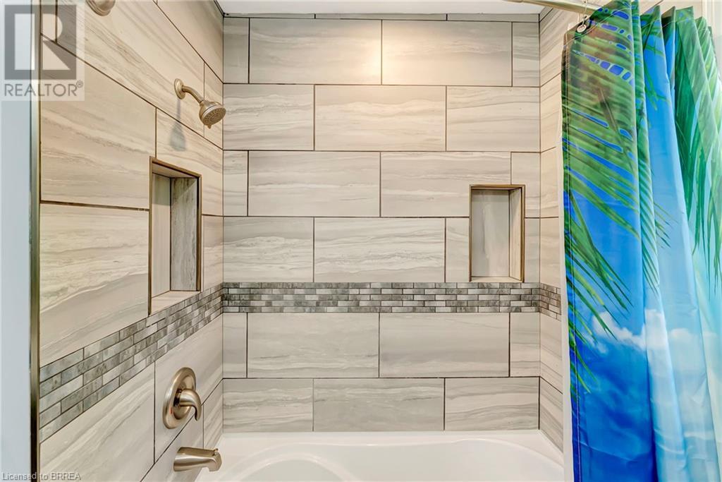 Photo 14 of 307 Erindale Drive, Burlington ON