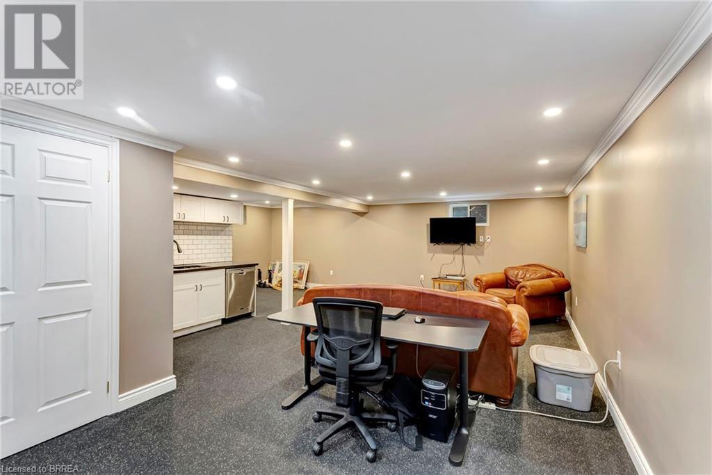 Photo 15 of 307 Erindale Drive, Burlington ON