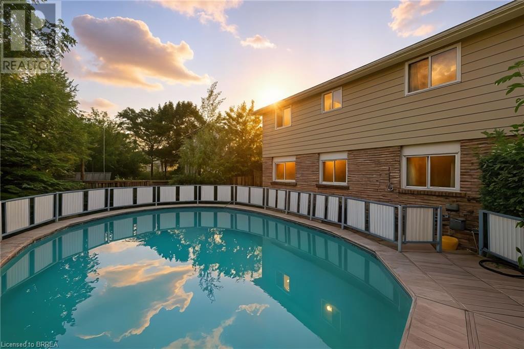 Photo 30 of 307 Erindale Drive, Burlington ON