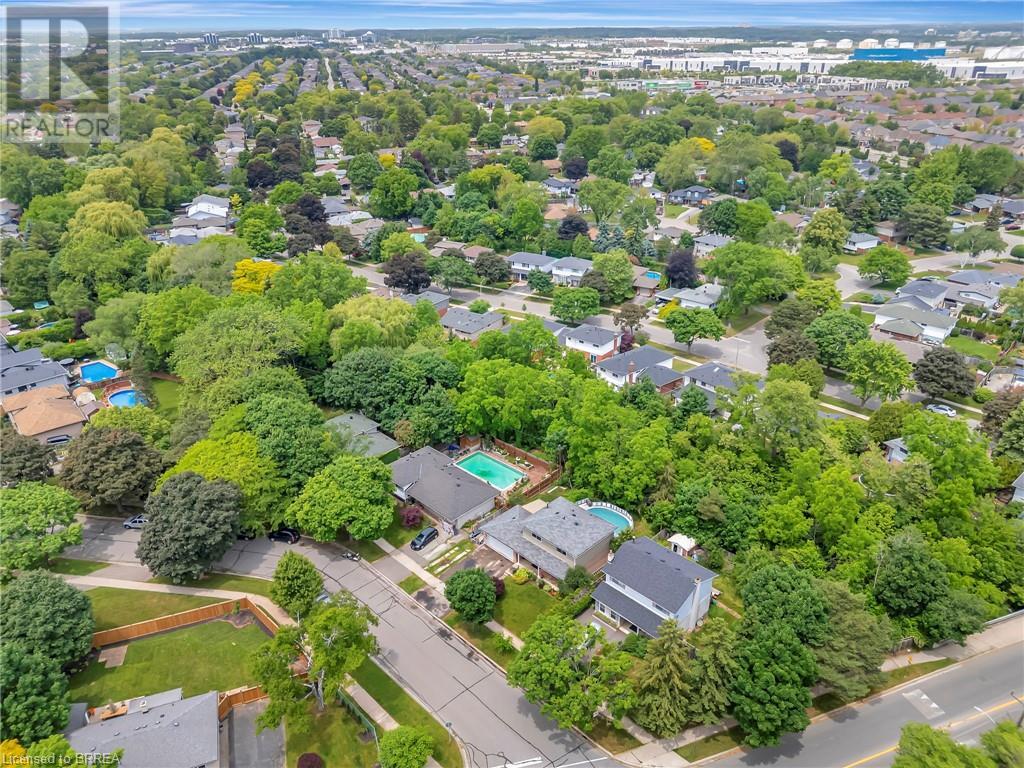 Photo 24 of 307 Erindale Drive, Burlington ON