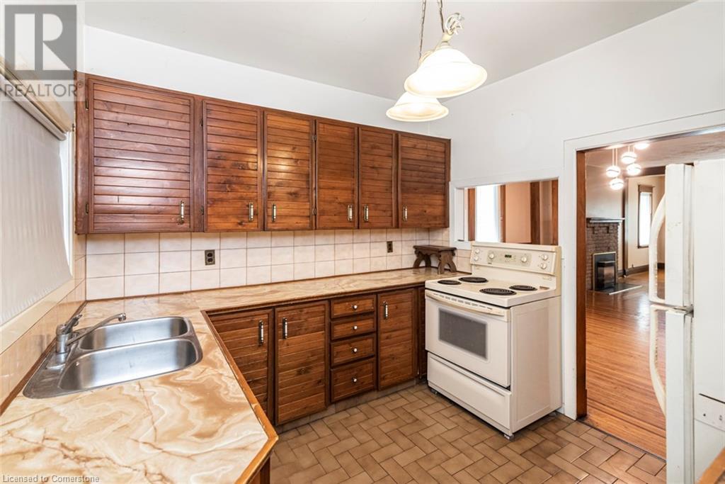 Photo 14 of 11 Grafton Avenue, Hamilton ON