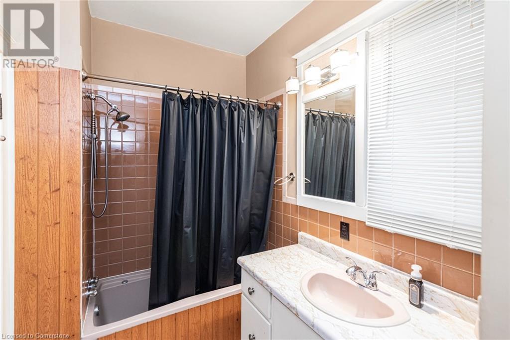 Photo 16 of 11 Grafton Avenue, Hamilton ON