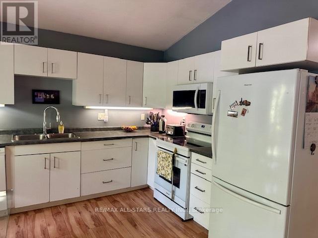 Photo 5 of 33 Edwina Drive, Trent Lakes ON