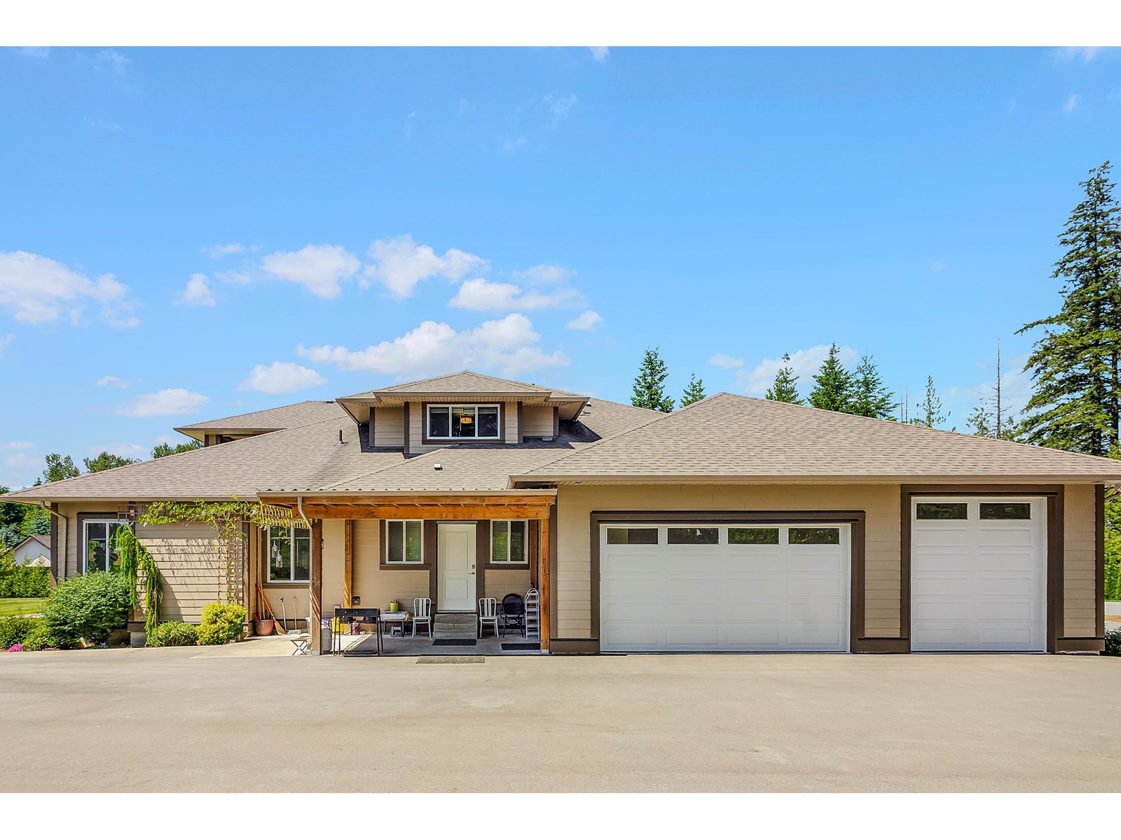 Photo 5 of 26972 60 Avenue, Langley BC