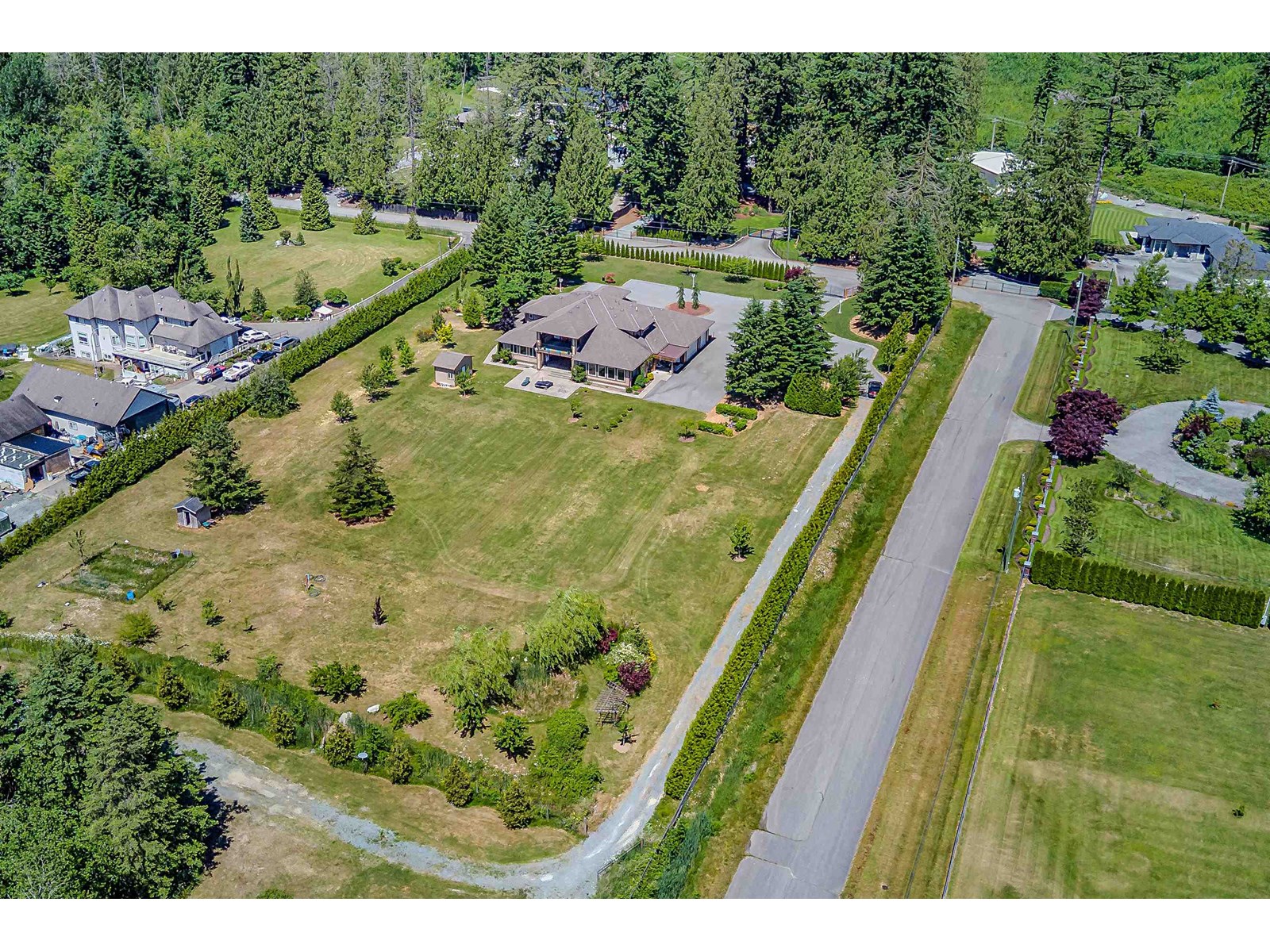 Photo 4 of 26972 60 Avenue, Langley BC