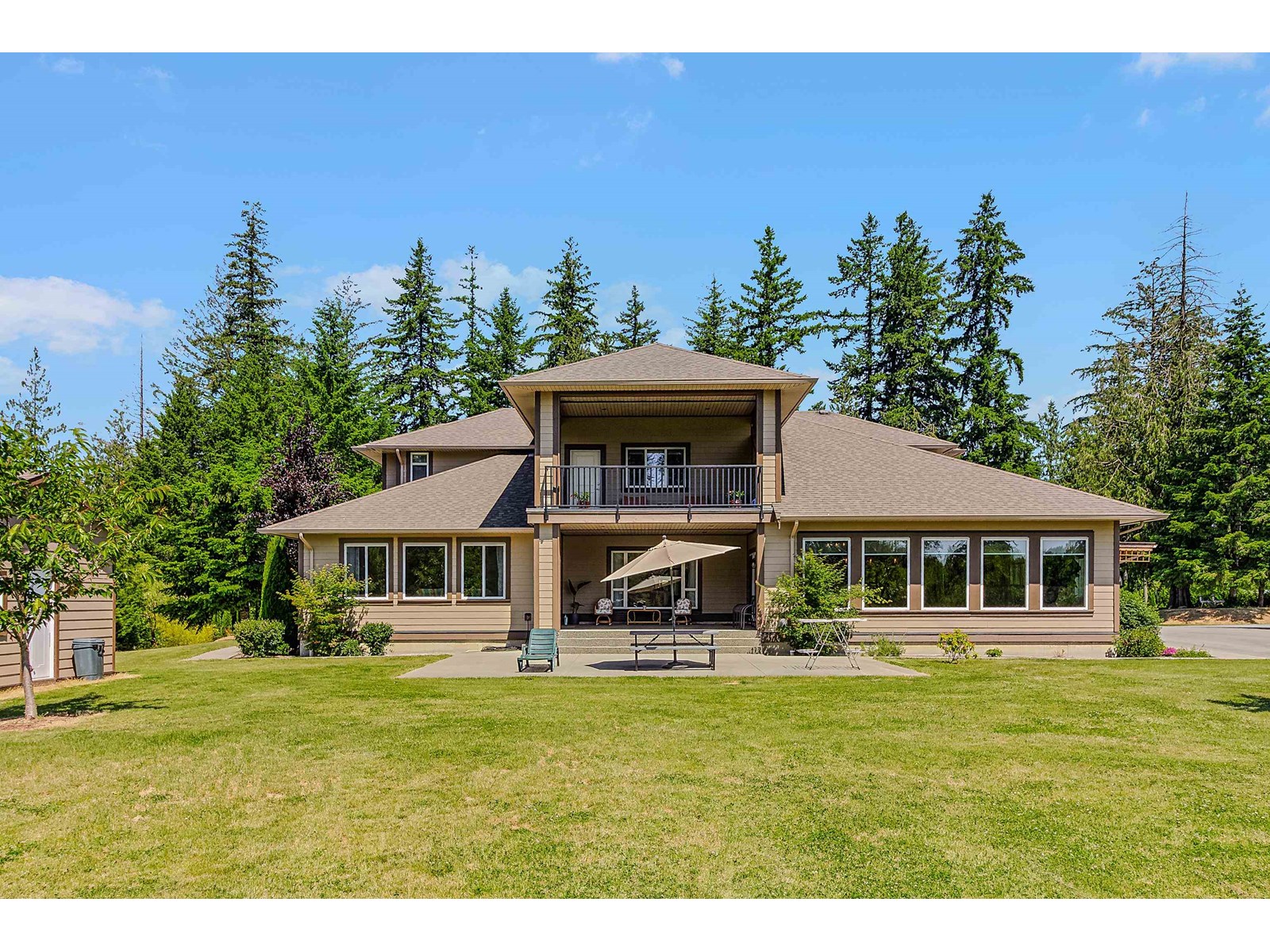 Photo 10 of 26972 60 Avenue, Langley BC