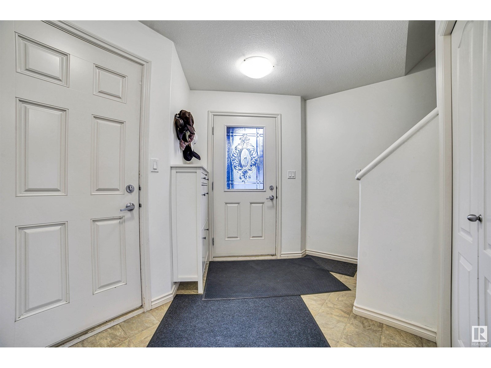 Photo 9 of 3019 22 Av Nw, Edmonton AB