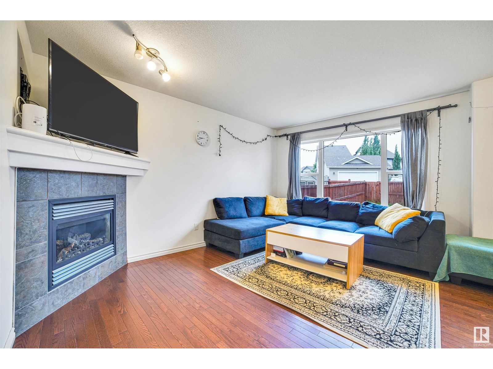 Photo 3 of 3019 22 Av Nw, Edmonton AB