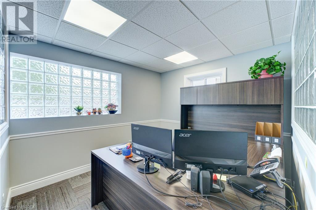 Photo 11 of 127 Charing Cross Street, Brantford ON