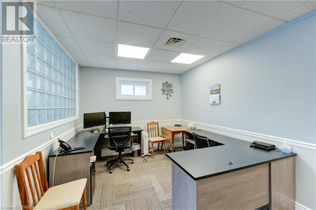 Photo 12 of 127 Charing Cross Street, Brantford ON
