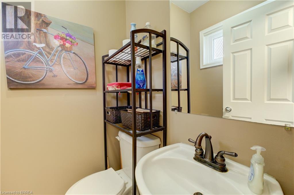 Photo 15 of 127 Charing Cross Street, Brantford ON