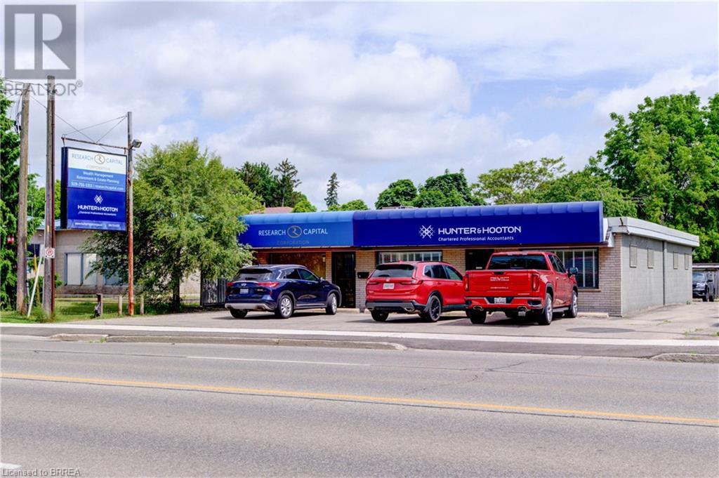 Photo 2 of 127 Charing Cross Street, Brantford ON
