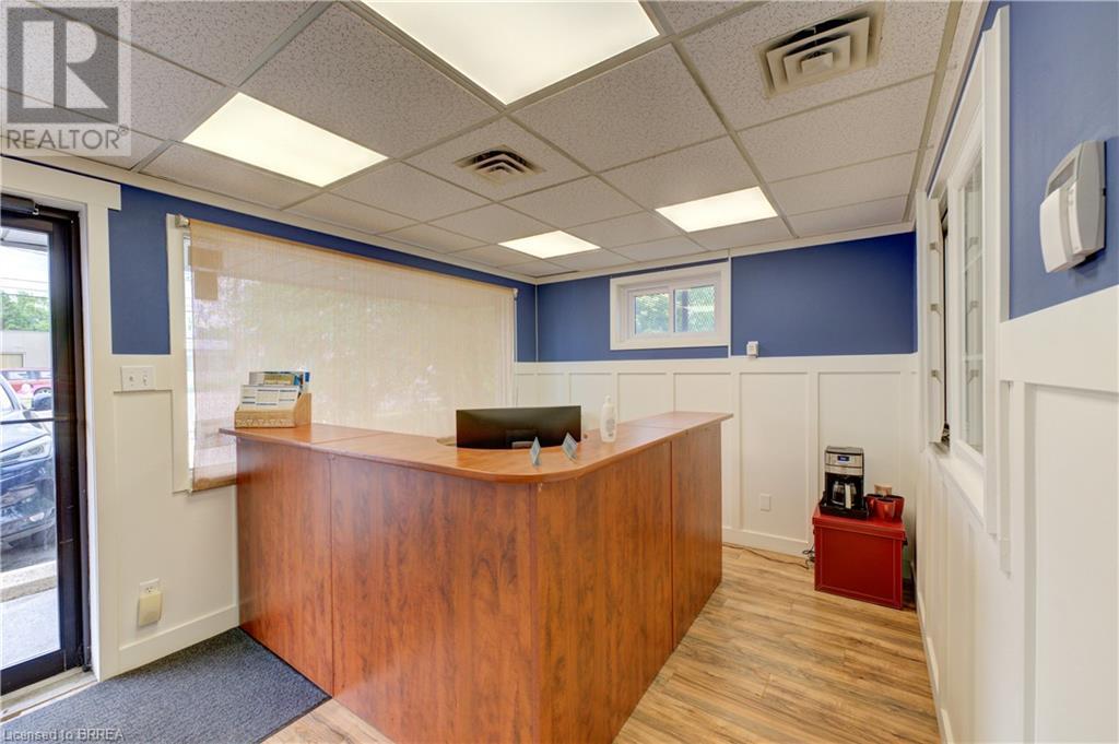 Photo 21 of 127 Charing Cross Street, Brantford ON