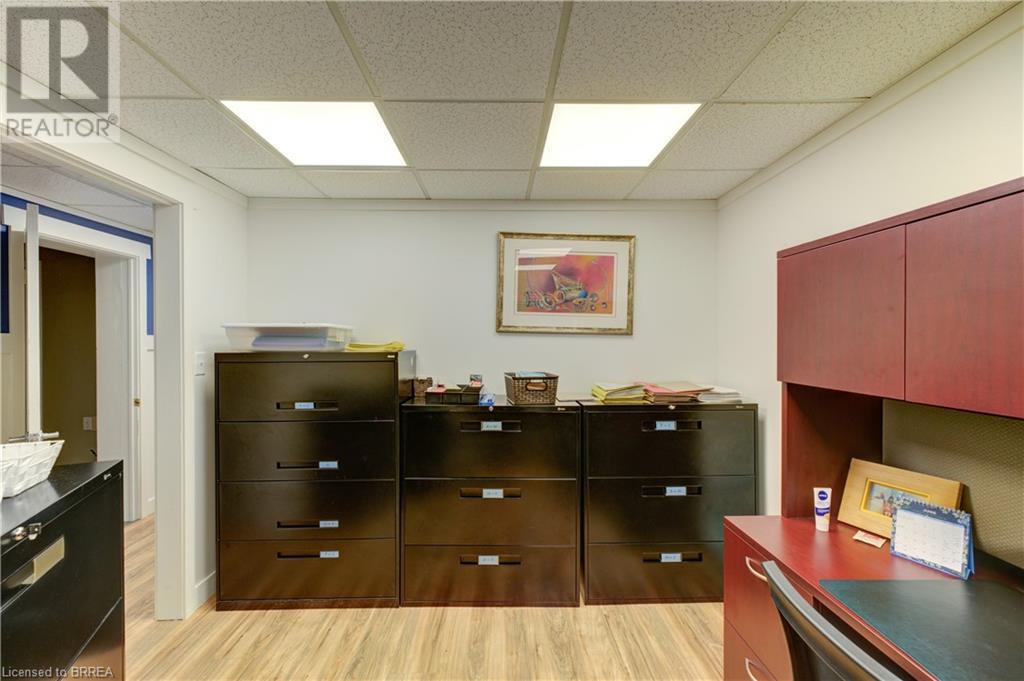 Photo 25 of 127 Charing Cross Street, Brantford ON