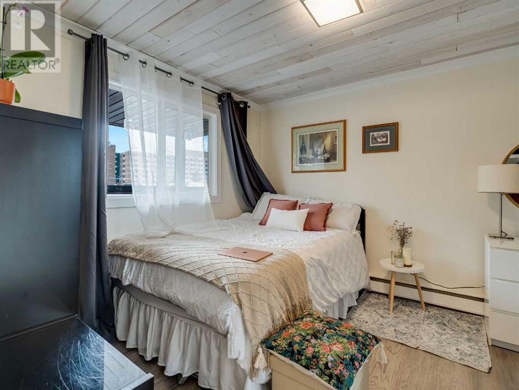 Single Family House for Sale in    Avenue SW Mission Calgary 
