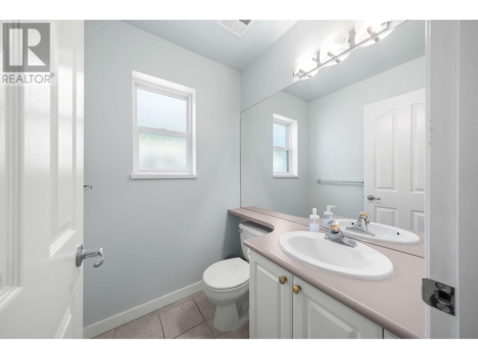 3 4238 BOND STREET, Burnaby