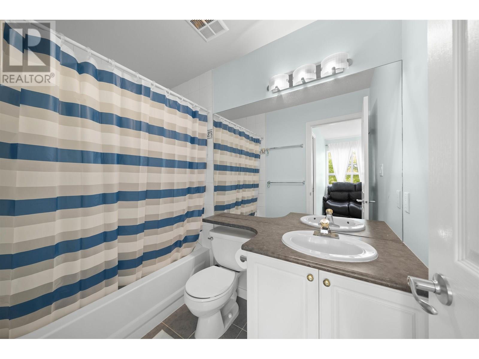 3 4238 BOND STREET, Burnaby