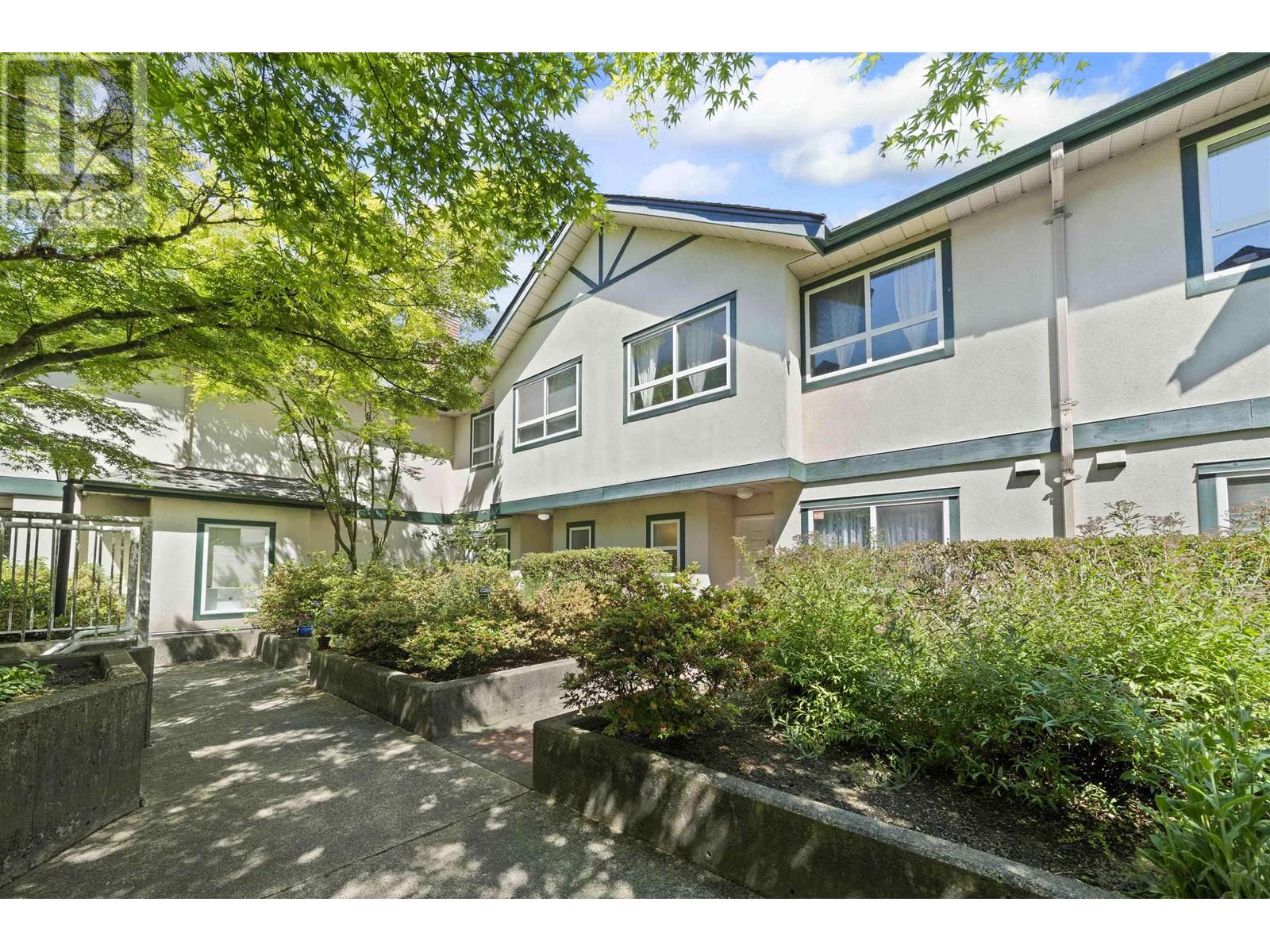 3 4238 BOND STREET, Burnaby