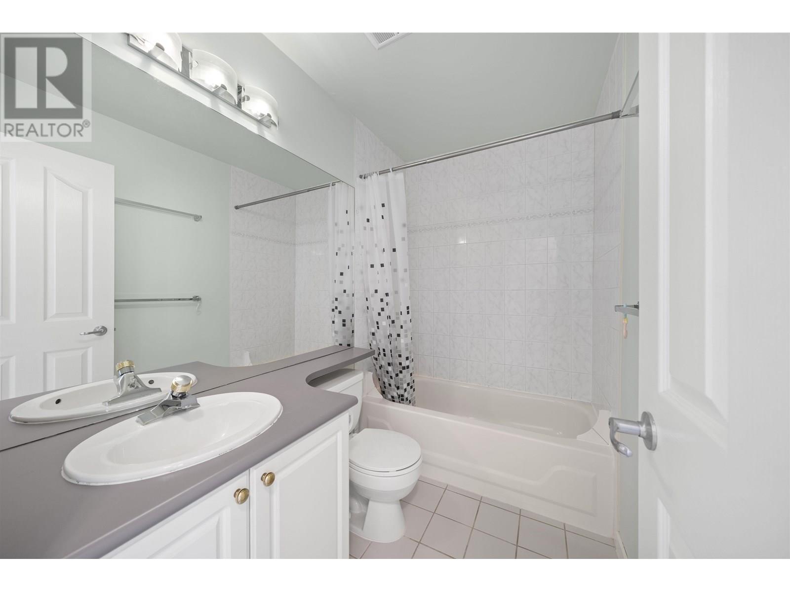 3 4238 BOND STREET, Burnaby