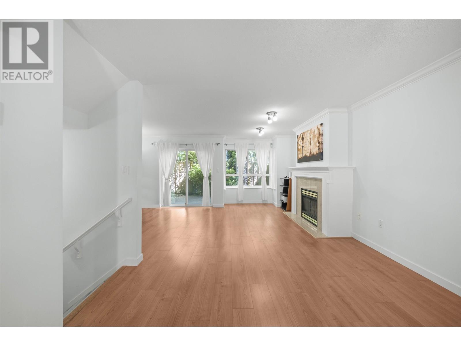 3 4238 BOND STREET, Burnaby