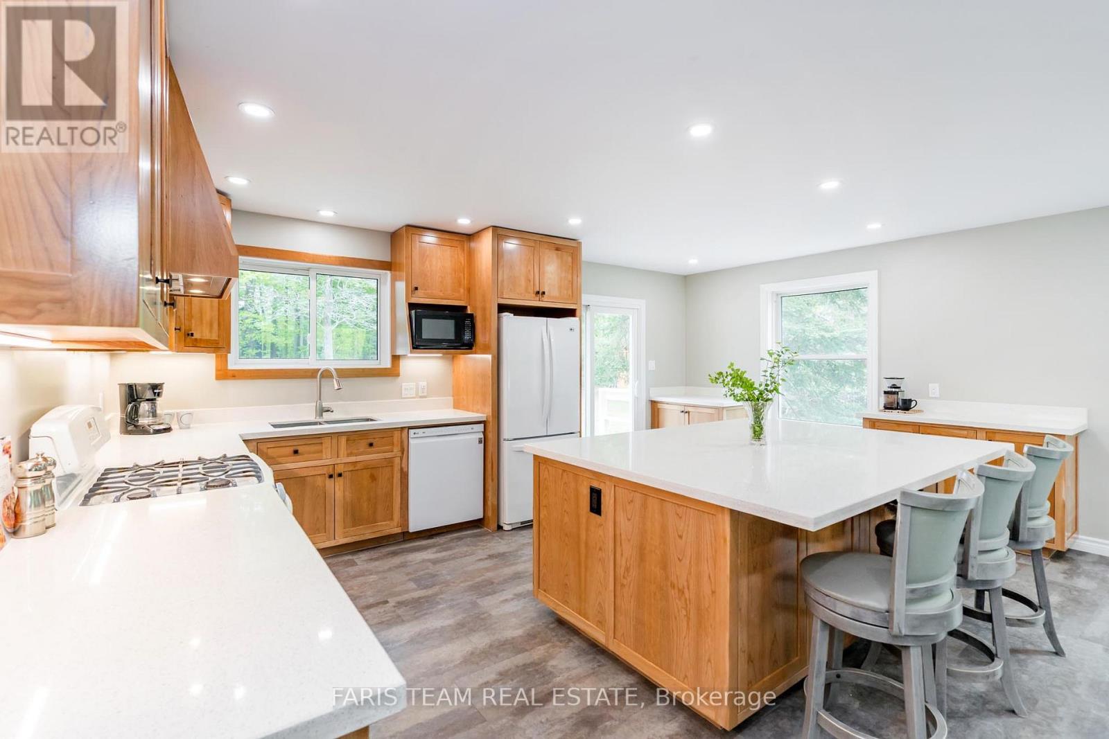 Photo 13 of 1941 Vespra Valley Road, Springwater ON