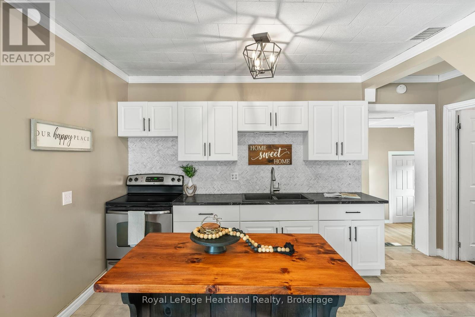 Photo 13 of 33 Allan Street, Minto ON