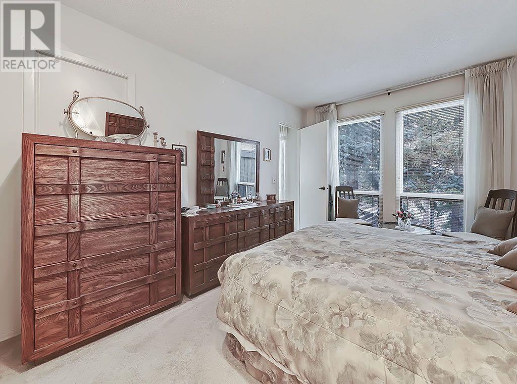 Single Family House for Sale in    Street SW Braeside Calgary 