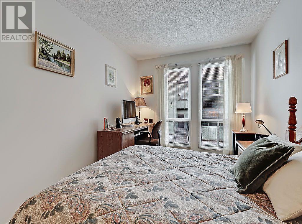 Single Family House for Sale in    Street SW Braeside Calgary 