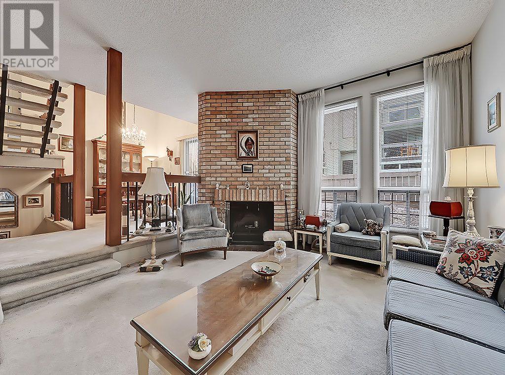 Single Family House for Sale in    Street SW Braeside Calgary 