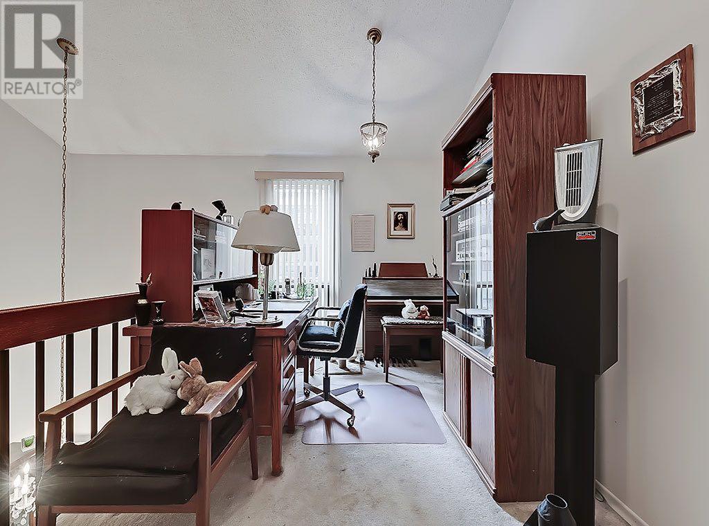 Single Family House for Sale in    Street SW Braeside Calgary 
