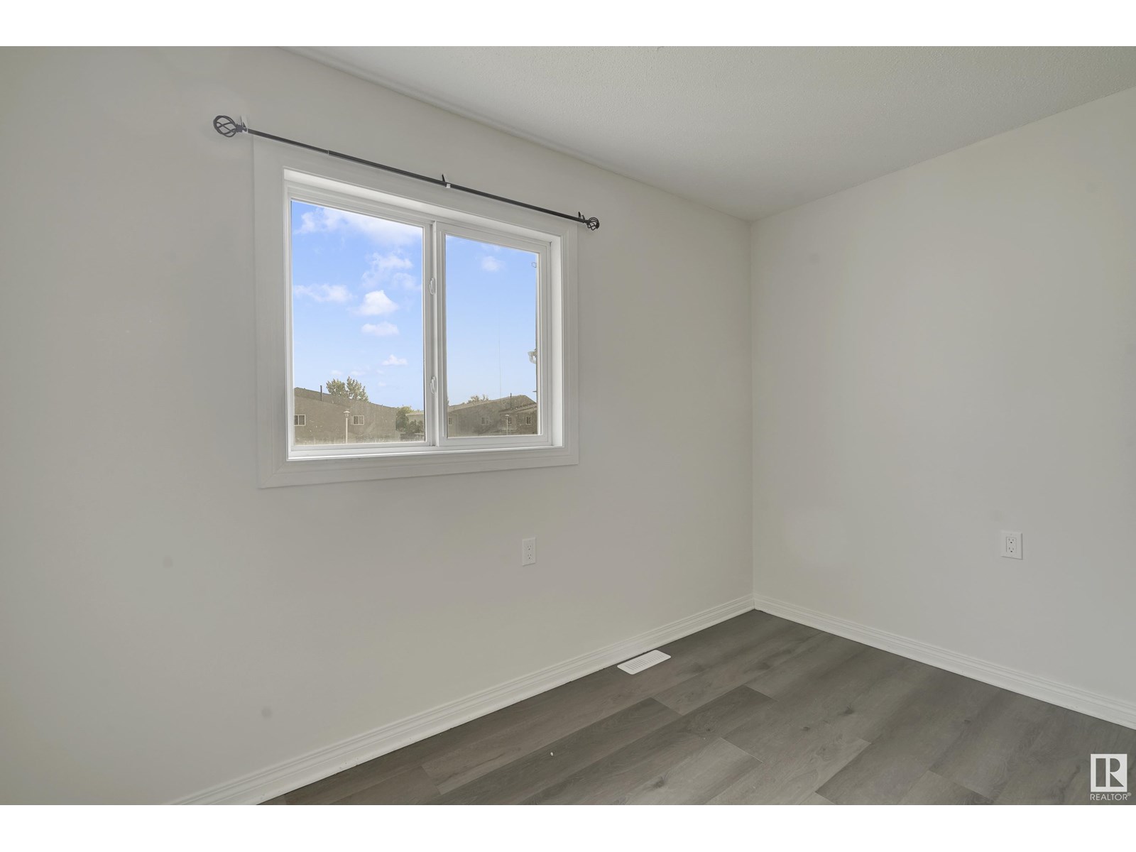17751 95 ST NW - Image 22