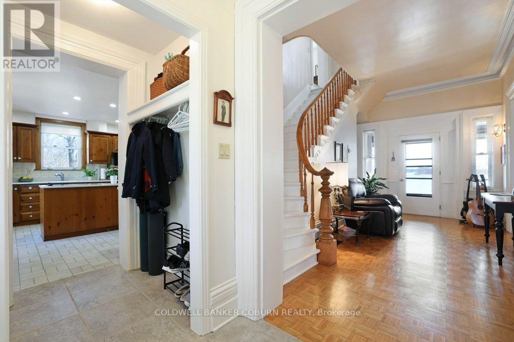 Photo 4 of 81 Lakeshore Drive, South Dundas ON
