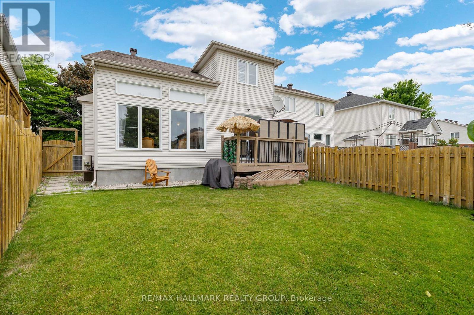 Photo 3 of 1924 Lobelia Way, Ottawa ON
