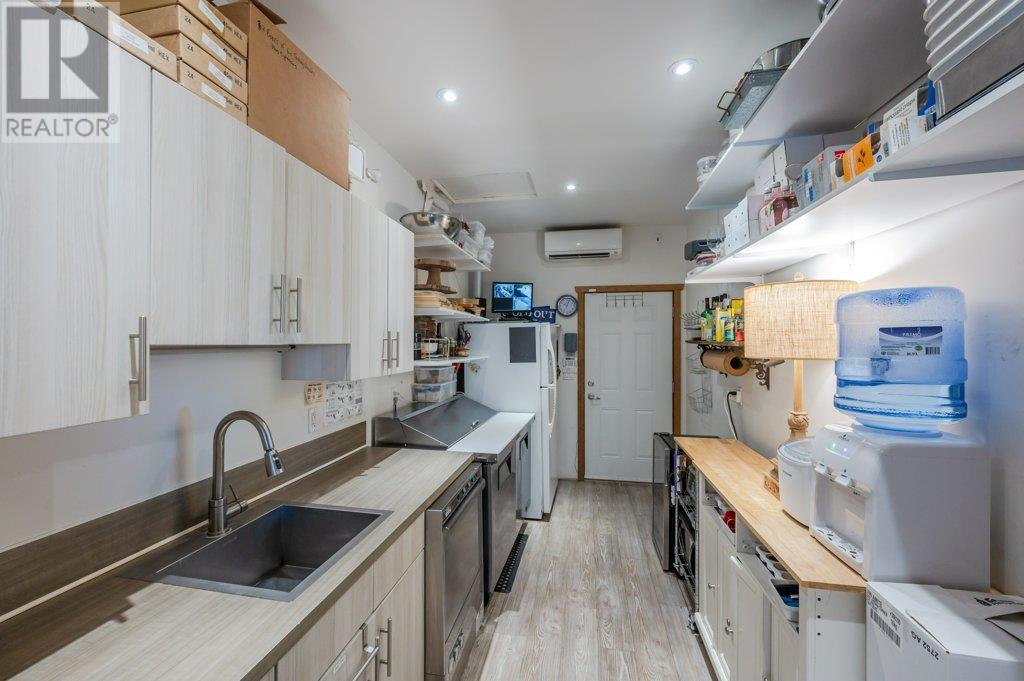  5381 97 Highway, Oliver