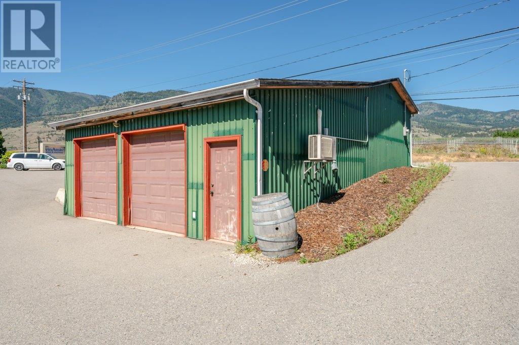  5381 97 Highway, Oliver