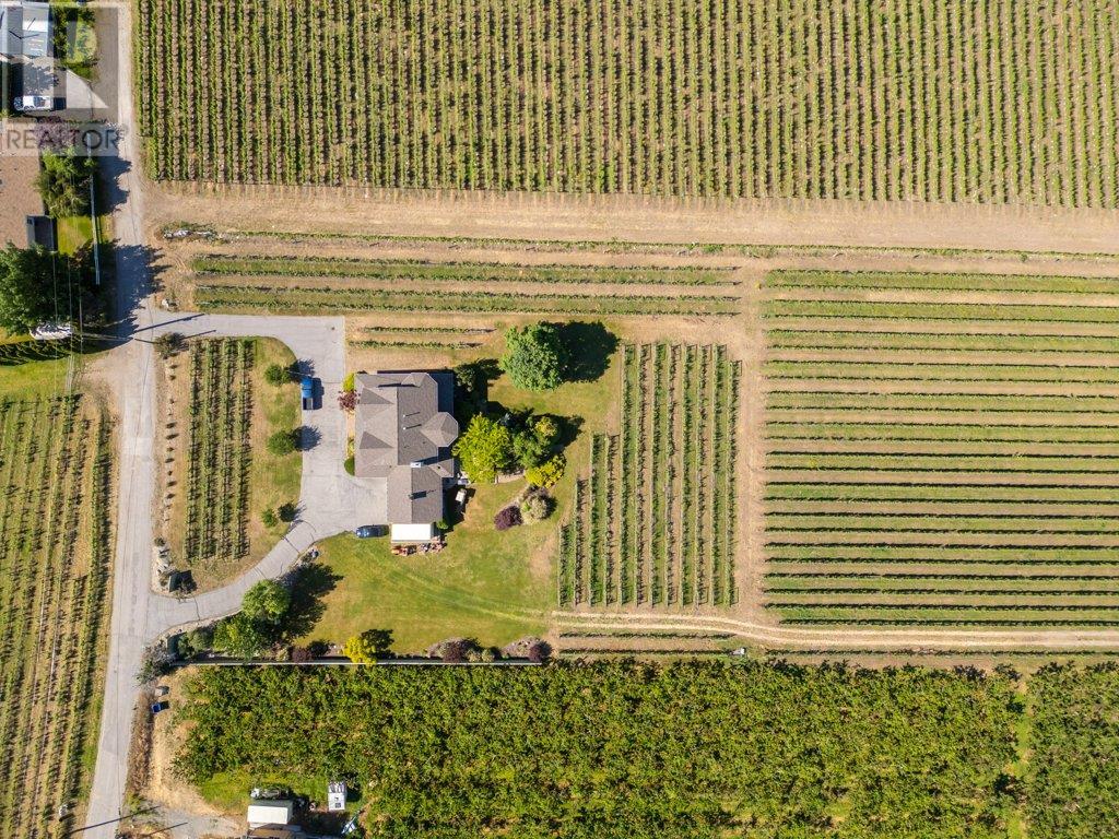  5381 97 Highway, Oliver