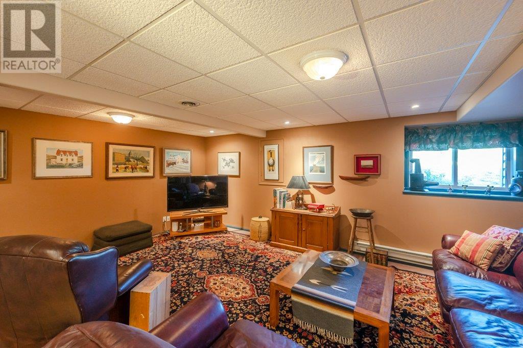  5381 97 Highway, Oliver