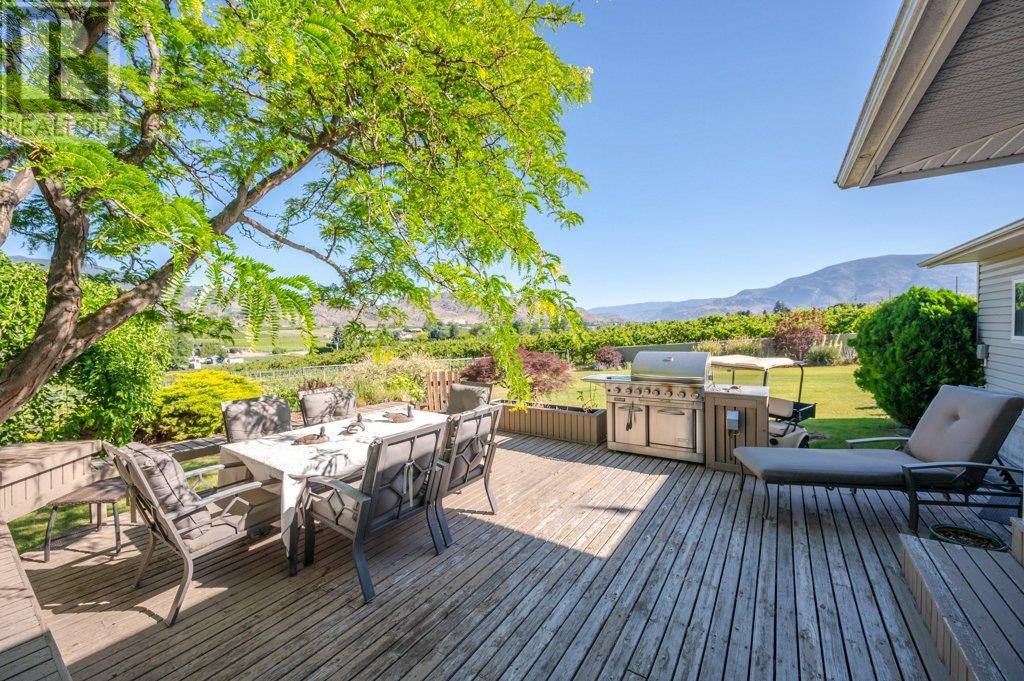  5381 97 Highway, Oliver