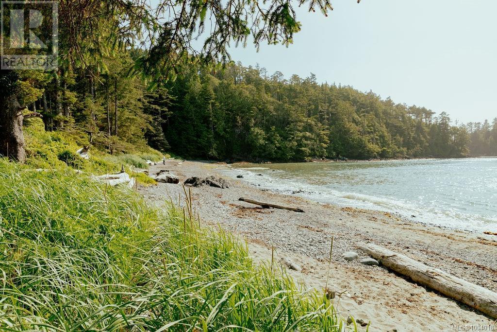 14 1002 Peninsula Rd, Ucluelet