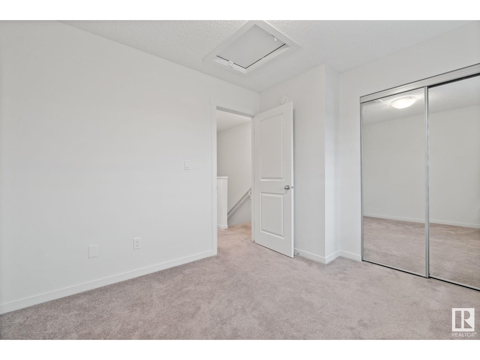 Photo 20 of 22727 84 Av Nw, Edmonton AB