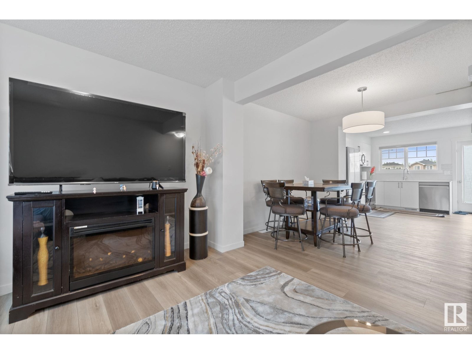 Photo 6 of 22727 84 Av Nw, Edmonton AB
