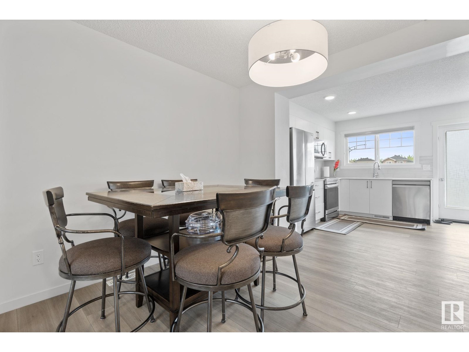Photo 7 of 22727 84 Av Nw, Edmonton AB