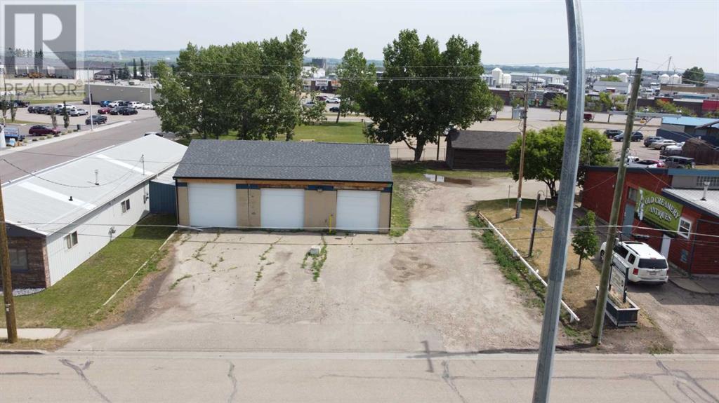 Photo 3 of 5120 49th Avenue, Innisfail AB