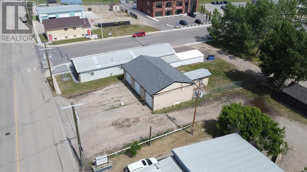 Photo 10 of 5120 49th Avenue, Innisfail AB