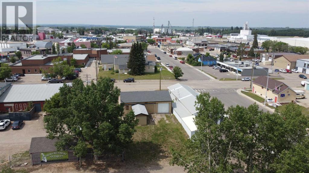 Photo 11 of 5120 49th Avenue, Innisfail AB