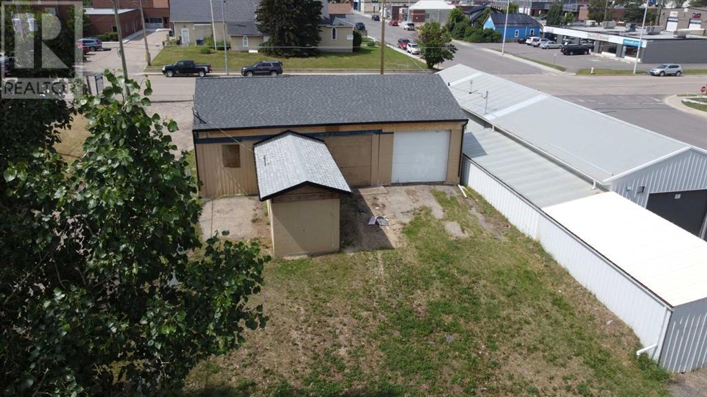 Photo 8 of 5120 49th Avenue, Innisfail AB