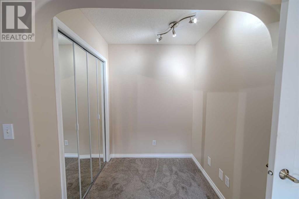 Single Family House for Sale in    Street NE Renfrew Calgary 