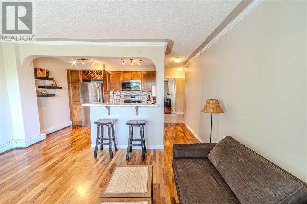 Single Family House for Sale in    Street NE Renfrew Calgary 